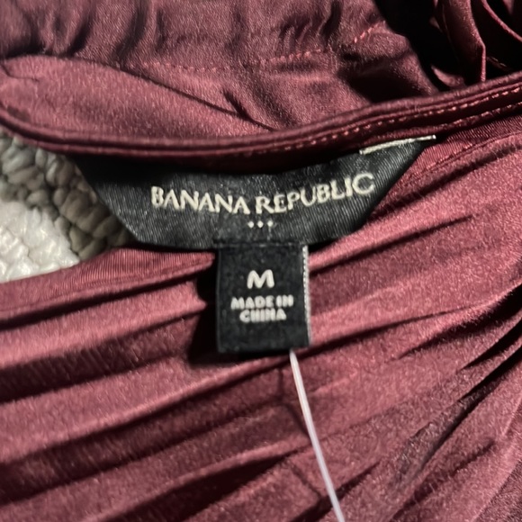 (NWT) Womens Maroon Banana Republic Top - Picture 3 of 4
